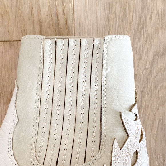 NWOT Coconuts by Matisse Milo Western Booties - Picture 7 of 14